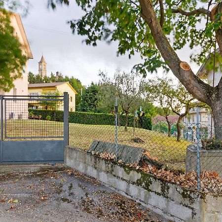 Pleasant Apartment With Courtyard Saludecio Zewnętrze zdjęcie