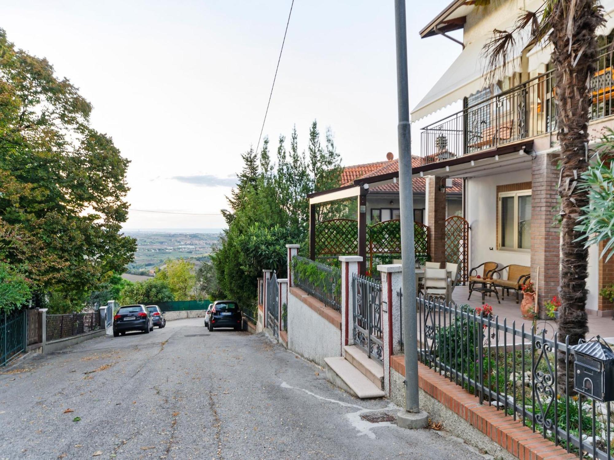 Pleasant Apartment With Courtyard Saludecio Zewnętrze zdjęcie